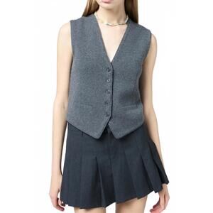 NEW GUEST IN RESIDENCE tailored vest in charcoal